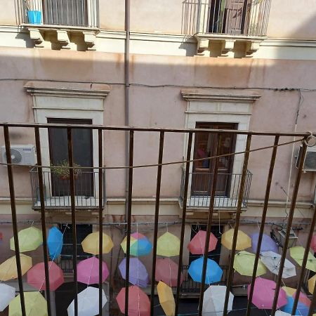 Joy'S House Apartment คาตาเนีย ภายนอก รูปภาพ