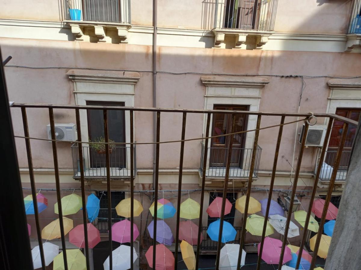 Joy'S House Apartment คาตาเนีย ภายนอก รูปภาพ