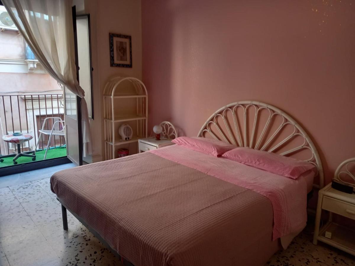 Joy'S House Apartment คาตาเนีย ภายนอก รูปภาพ